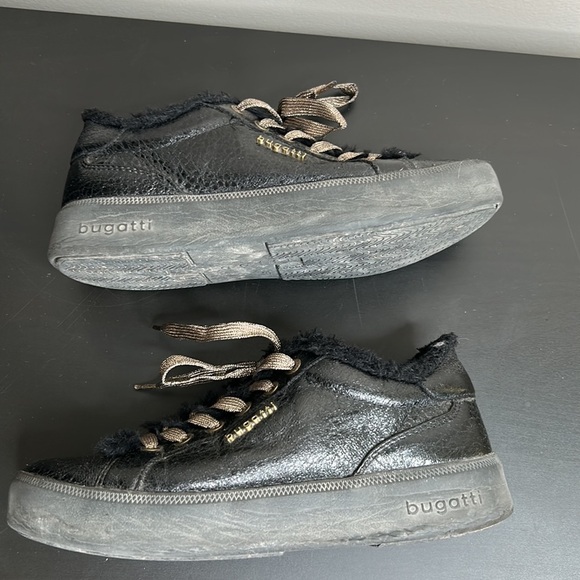 Bugatti Kelli Faux Fur-Lined Platform Sneakers Black w Gold Details Size 6.5 - Picture 12 of 12